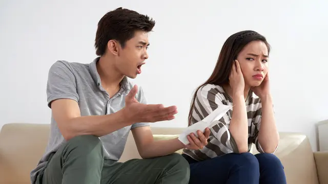 8 Tanda Pendengar Buruk? Atasi Sekarang & Jadilah Lebih Baik