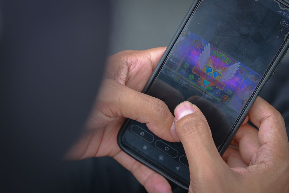 Istri Agus Beli iPhone Mewah, Bisnis Judi Online Terungkap