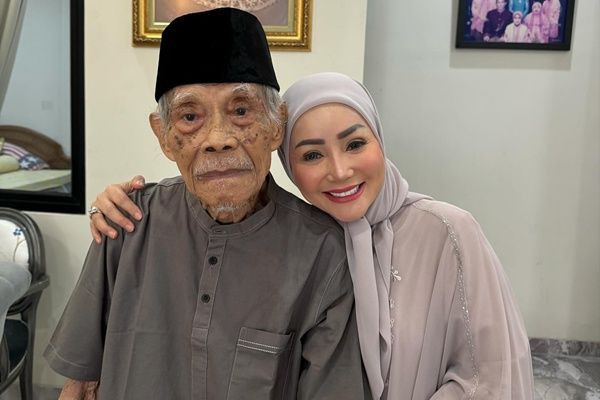 Kenangan Haru Kristina Dangdut & Ayah Tercinta: 7 Potret Menyentuh