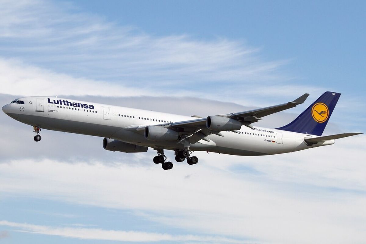 Lufthansa: Kopilot Pingsan, Pesawat Terbang Tanpa Kontrol?