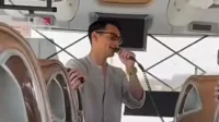 Afgan Sentuh Hati Jamaah Haji, Nyanyi Religi di Bus