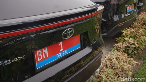 Mobil Dinas Pejabat Hampir Rp1 Miliar, Istana Buka Suara