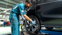 Mudik Aman Lebaran 2025: Rahasia Cek Ban Mobil Anti-Bocor, Sampai Kampung!