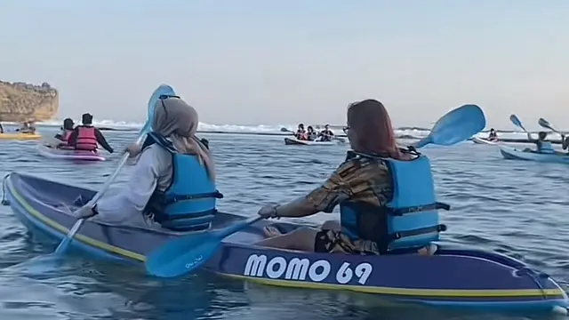 Petualangan Kano Murah Meriah Pantai Sadranan Yogyakarta: Rp40 Ribu