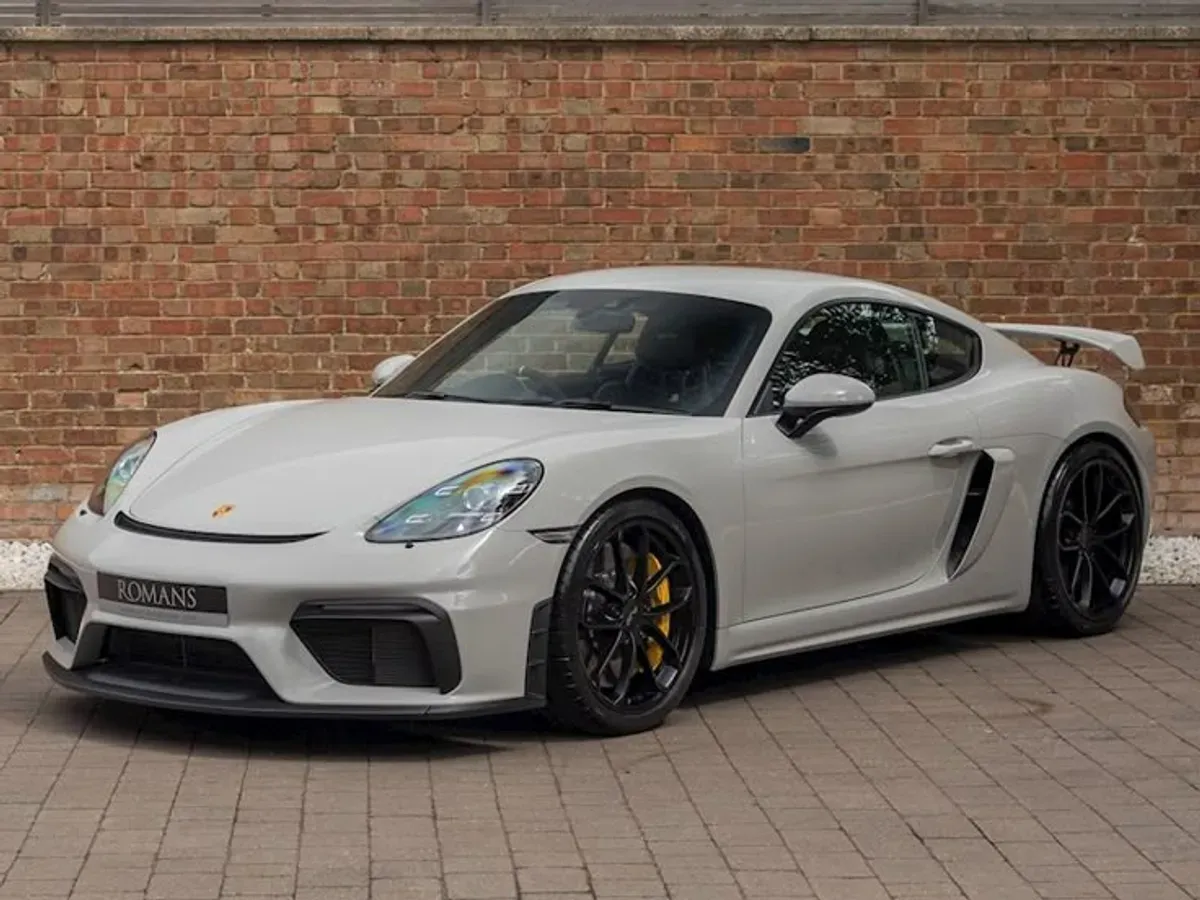Porsche Cayman GT4 RS Tabrak Toyota Rush: Harga Fantastis, Detail Kecelakaan Tol Sidoarjo