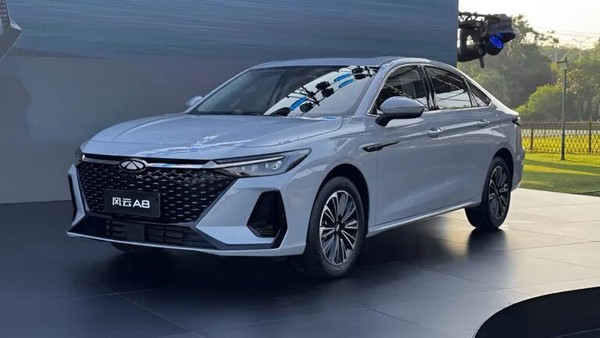 Sedan Hybrid Murah Chery: Rp 180 Juta, Irit & Canggih