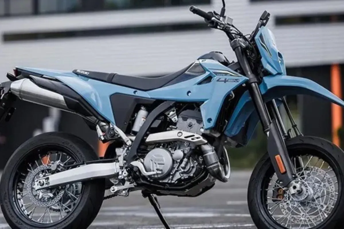 Suzuki DR-Z4SM Supermoto: Gagah, Gahar, Sempurna untuk Petualangan Anda